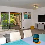 Confortable A Avec Piscine Privee * Сент-Максим