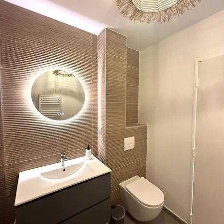 Villa Confortable A Avec Piscine Privee